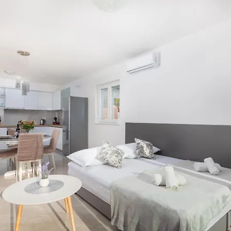 Apartment Sea View Marija Makarska